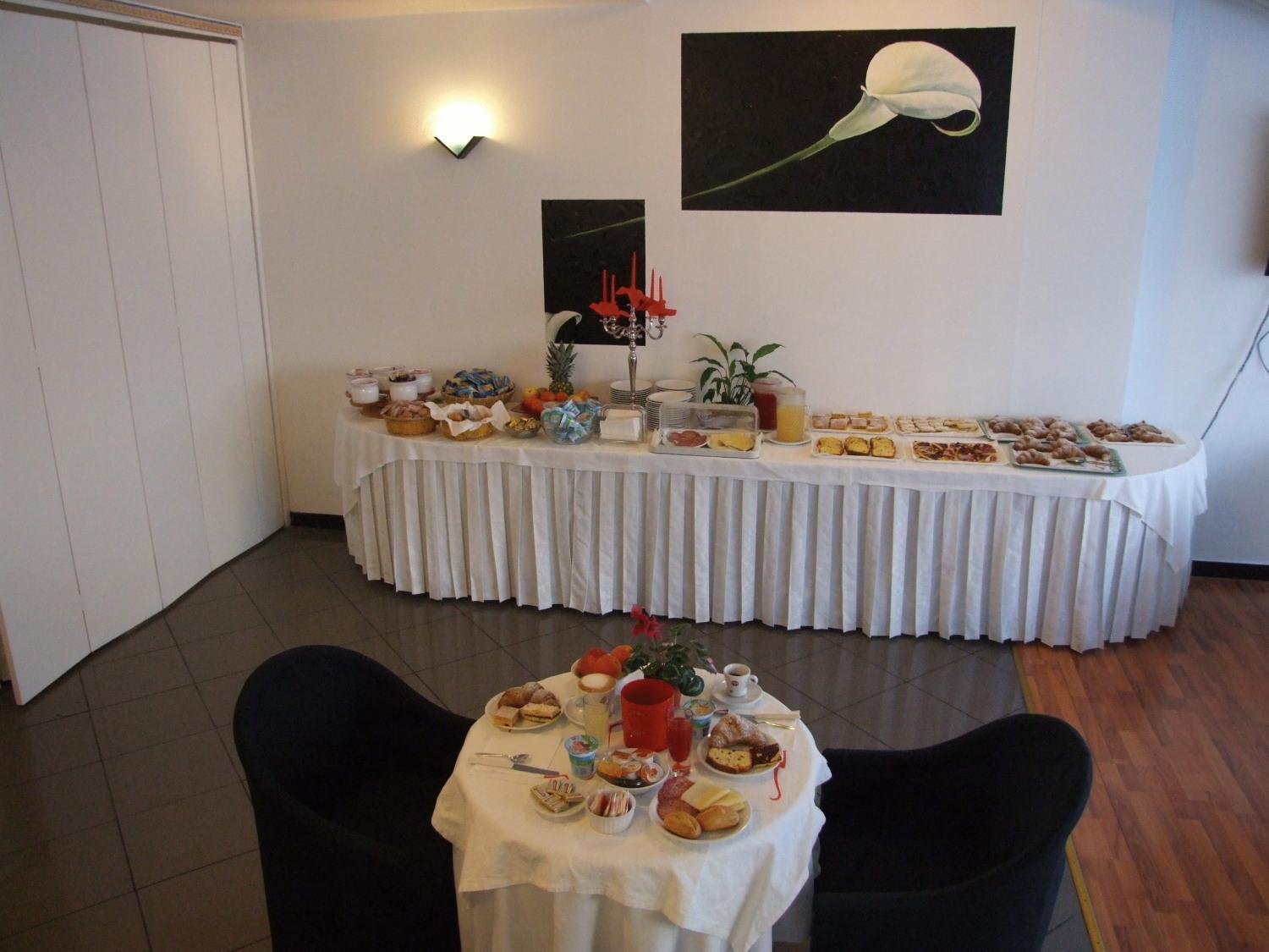 Hotel Mediterraneo Pesaro Exterior foto